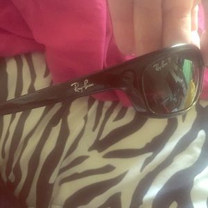Like new Ray Ban Sunglasses